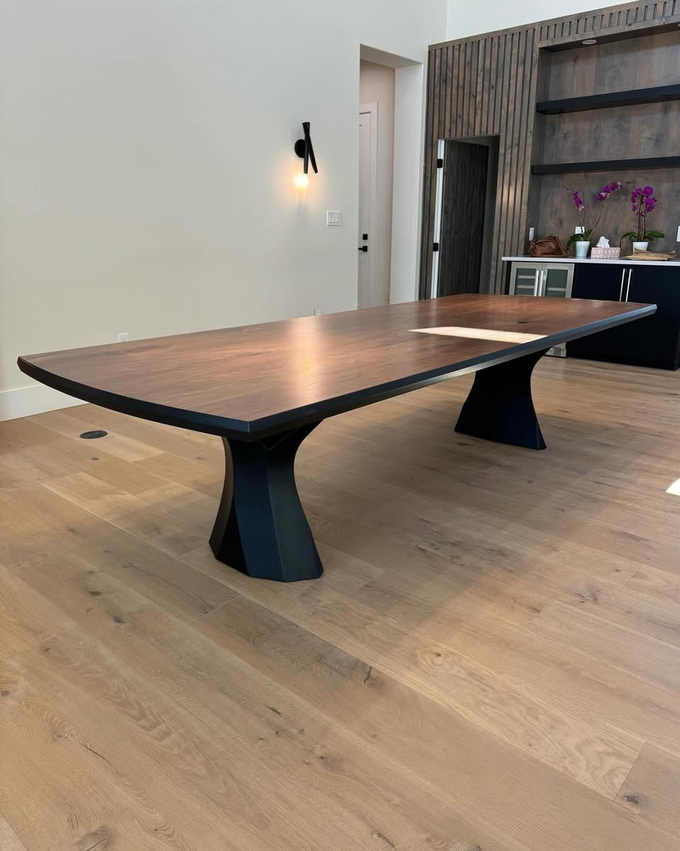 Sinclair Table
